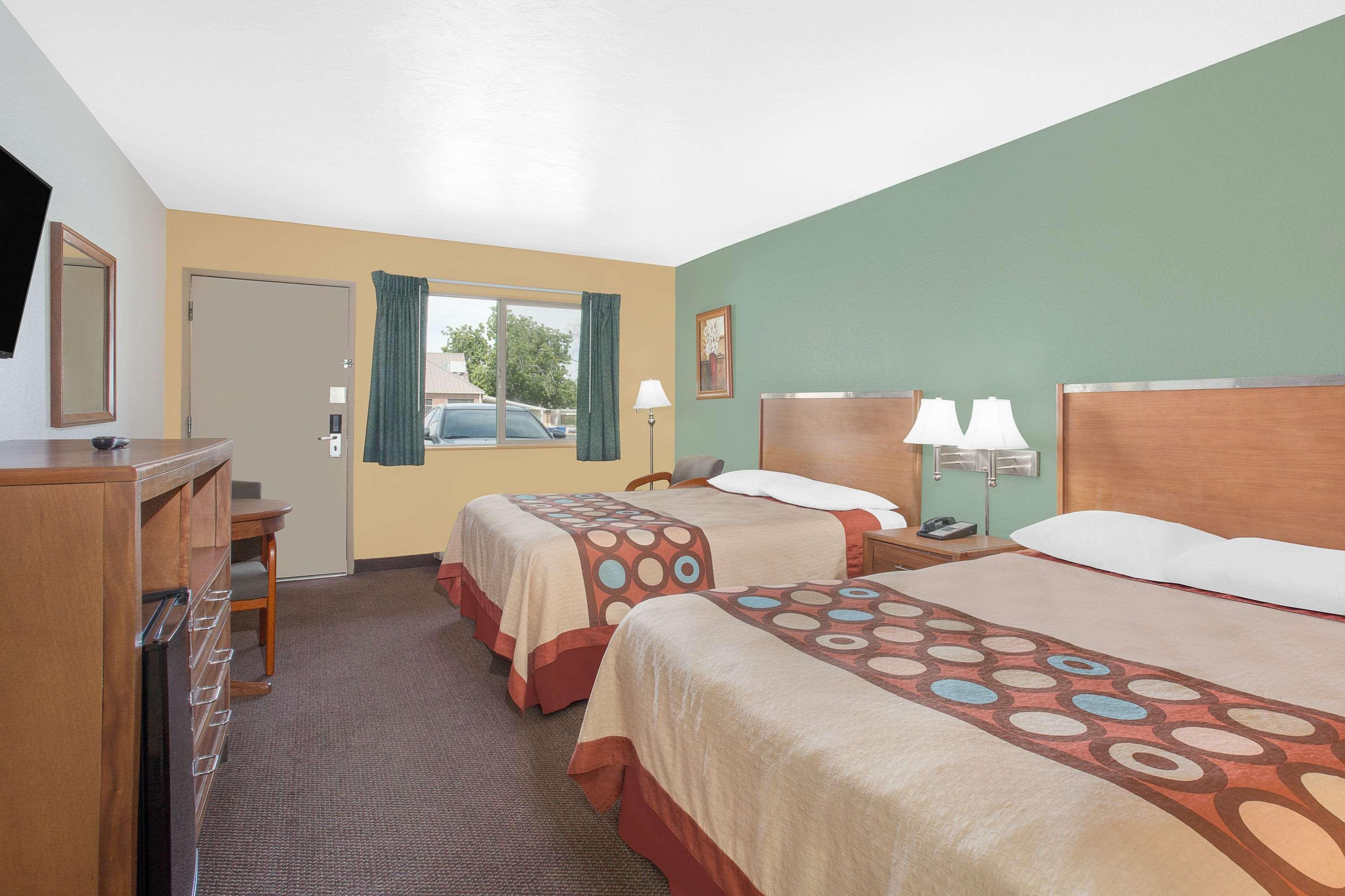 Super 8 By Wyndham Ut 2*