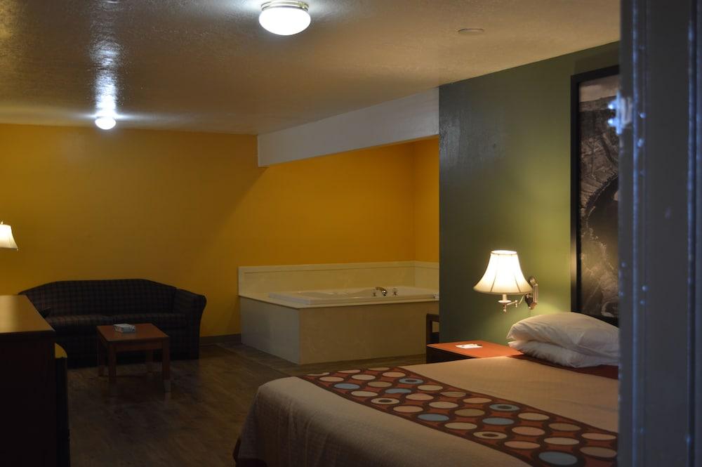Super 8 By Wyndham Ut