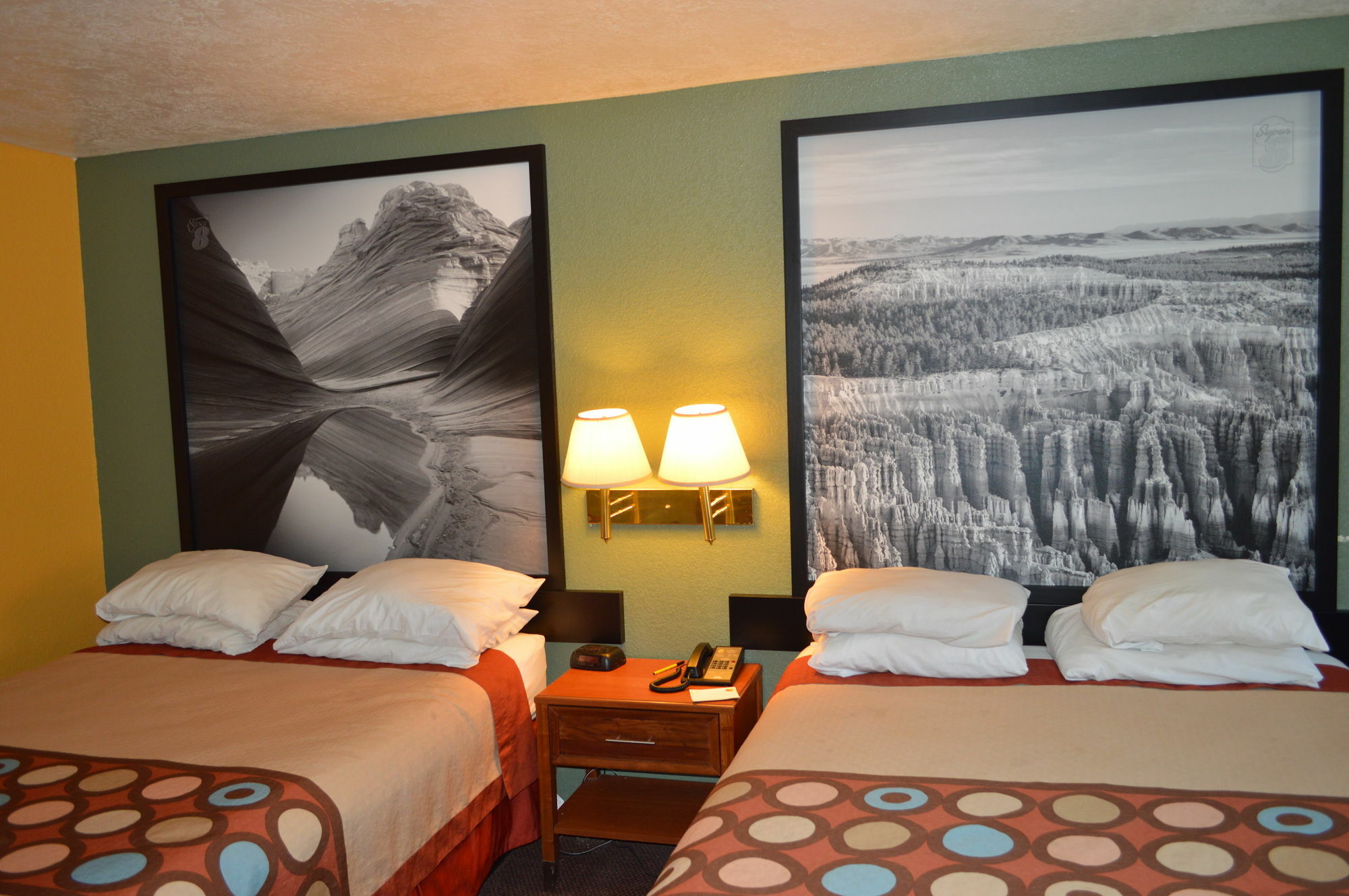 Super 8 By Wyndham Ut Motel